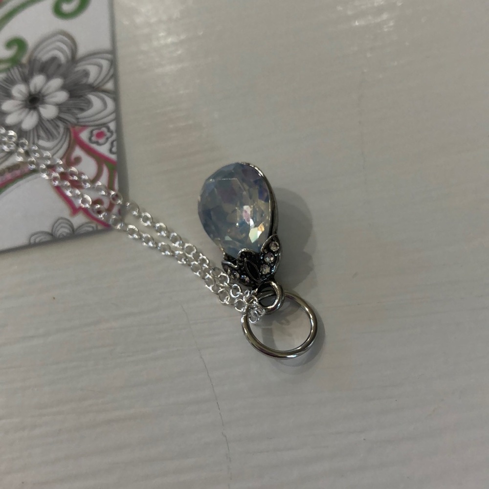 LAST ONE!  Crystal Encrusted Silver Teardrop Necklace! NEW! - Picture 2 of 5